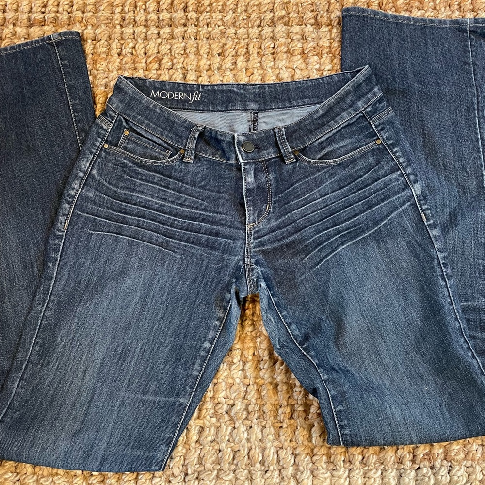 Ann Taylor Modern fit bootcut jeans, size 2